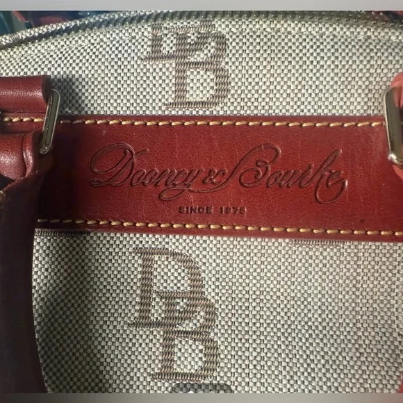Dooney & Bourke Vintage Juliette jacquard canvas with leather trim. - Picture 3 of 16